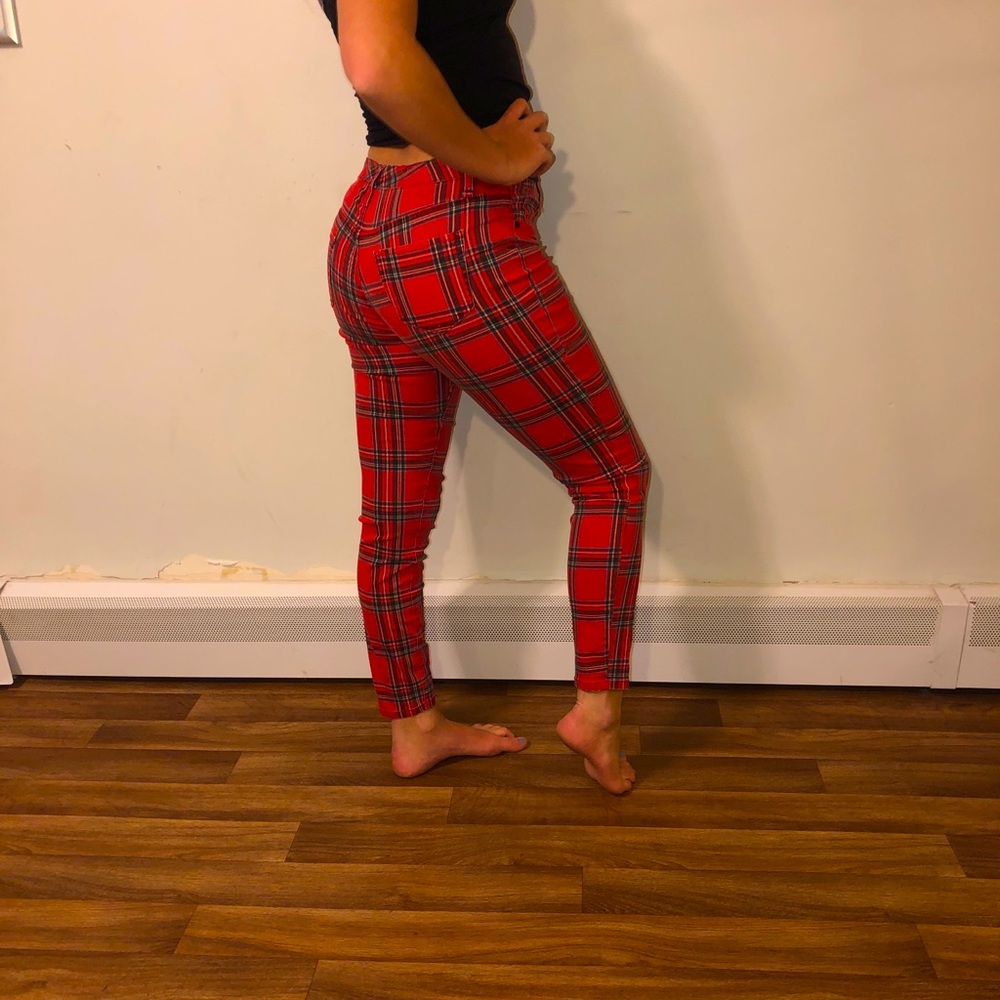 SUPER CUTE PLAID SKINNIES